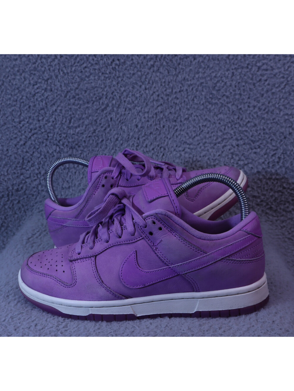Nike Women 7.5 Dunk Low Premium MF Rush Fuchsia DV7415-500
